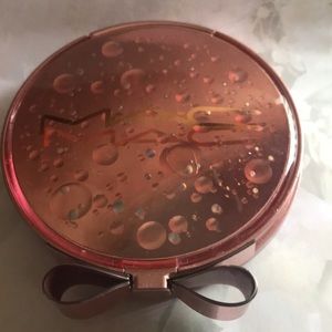 Mac Eye Shadow Palette Times 6~ Regal Rose. Used lightly. Protection over mirror